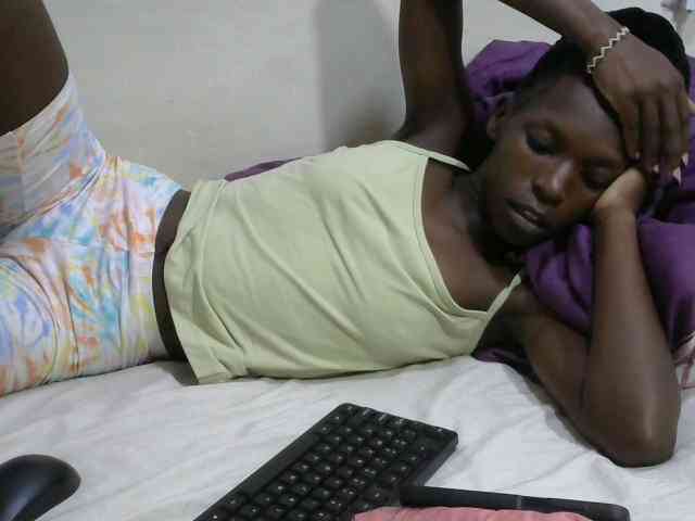 PrettyOne1 webcam