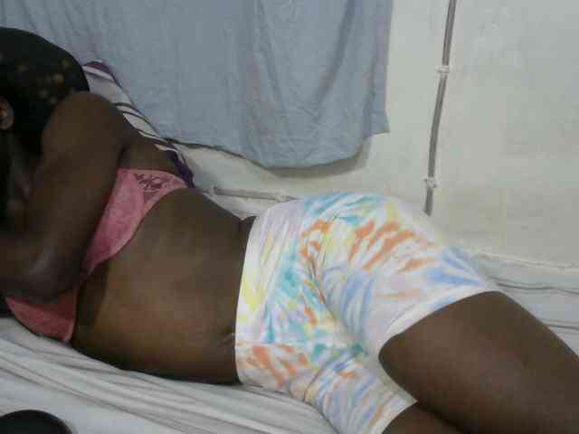 PrettyOne1 webcam