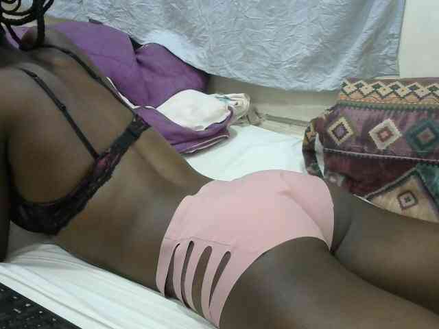 PrettyOne1 webcam