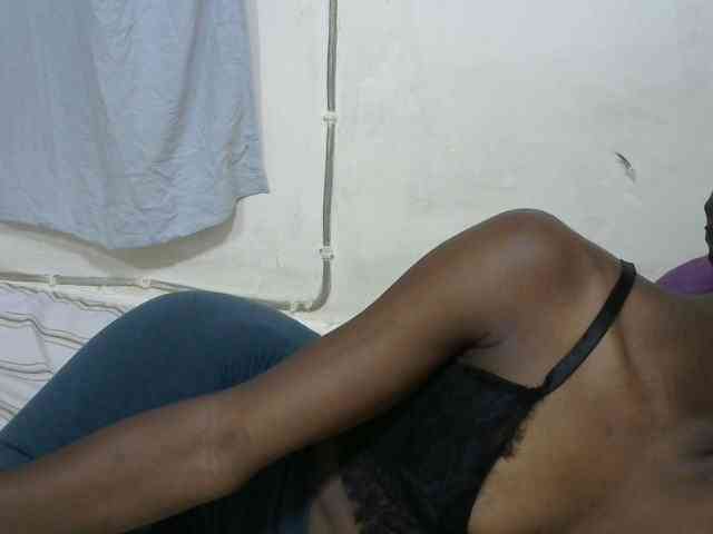 PrettyOne1 webcam