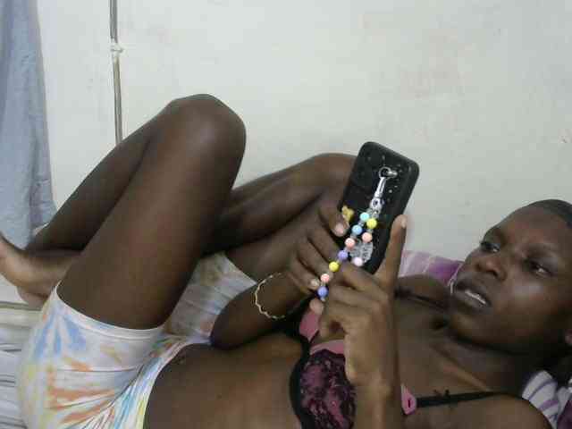 PrettyOne1 webcam