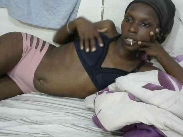 PrettyOne1 webcam