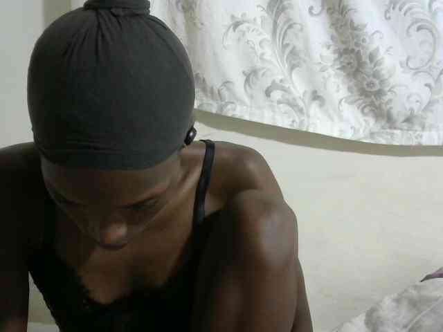 PrettyOne1 webcam