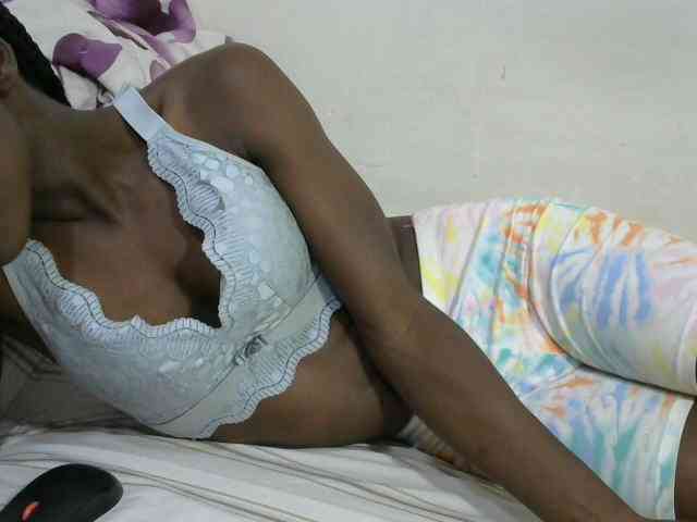 PrettyOne1 webcam
