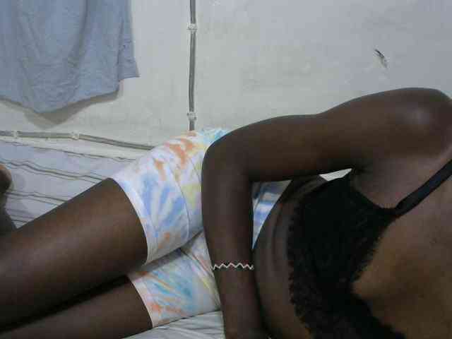 PrettyOne1 Live Webcam on BongaCams