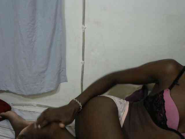 PrettyOne1 webcam