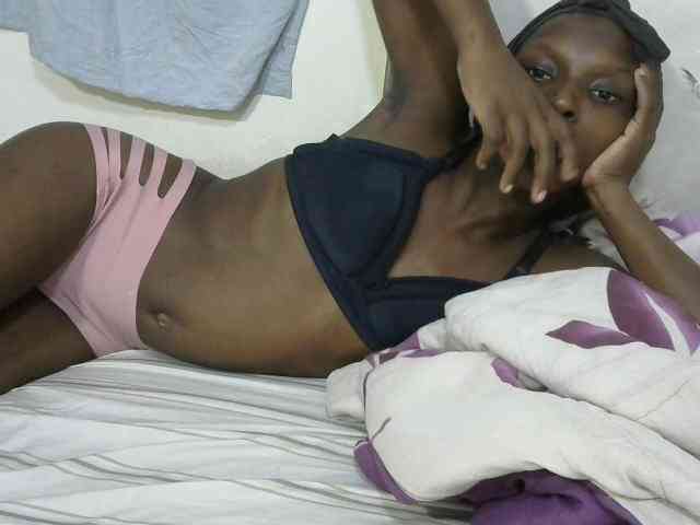 PrettyOne1 webcam