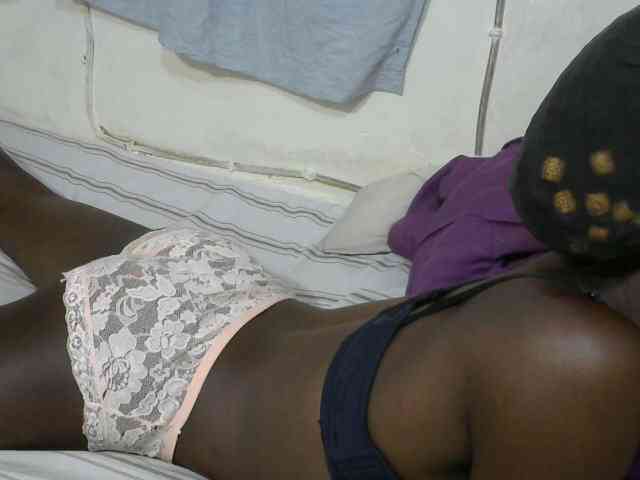 PrettyOne1 webcam