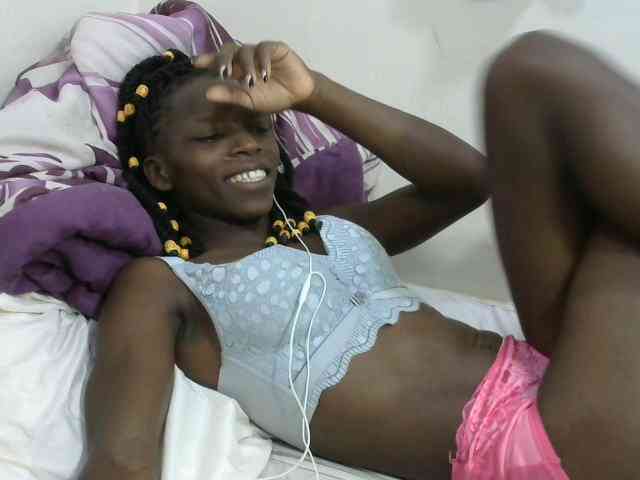 PrettyOne1 webcam