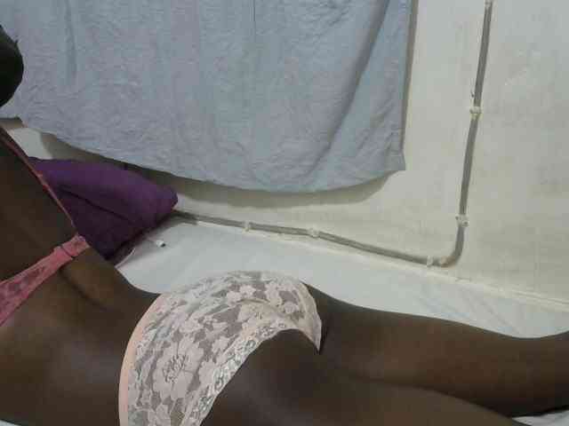 PrettyOne1 webcam