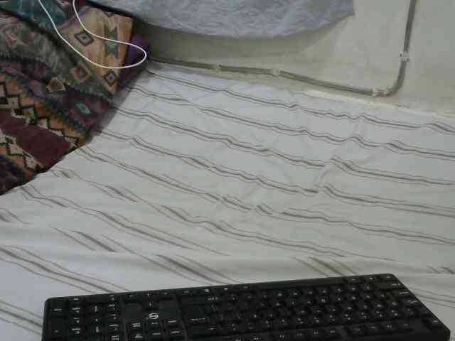 PrettyOne1 webcam