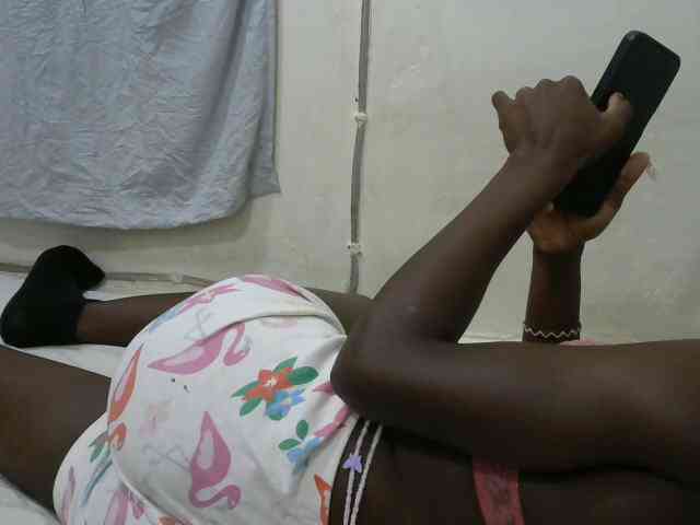 PrettyOne1 webcam