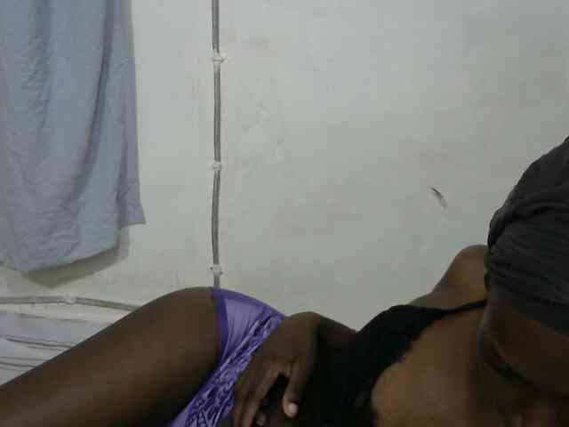 PrettyOne1 webcam