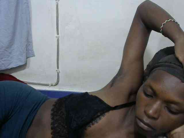 PrettyOne1 webcam