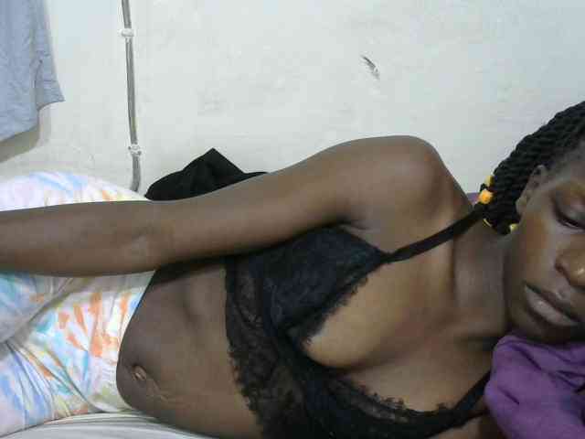 PrettyOne1 Live Webcam on BongaCams