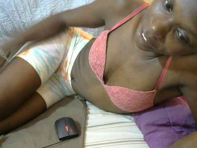 PrettyOne1 webcam