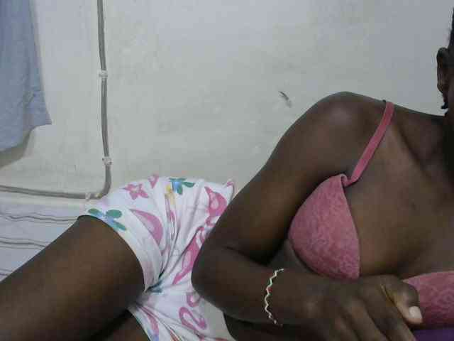 PrettyOne1 webcam