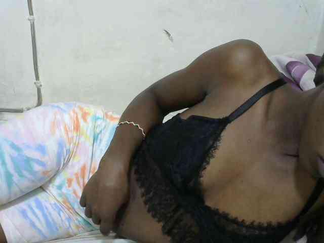 PrettyOne1 webcam