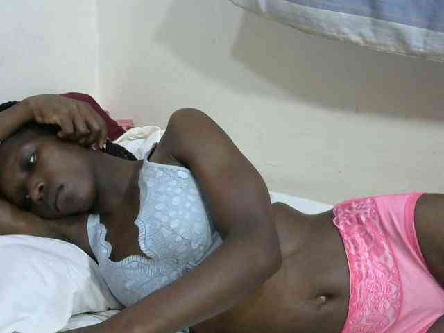 PrettyOne1 webcam