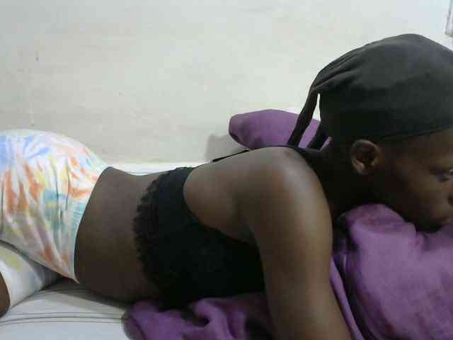 PrettyOne1 webcam