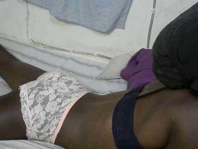 PrettyOne1 webcam