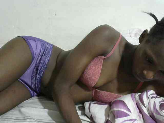 PrettyOne1 webcam