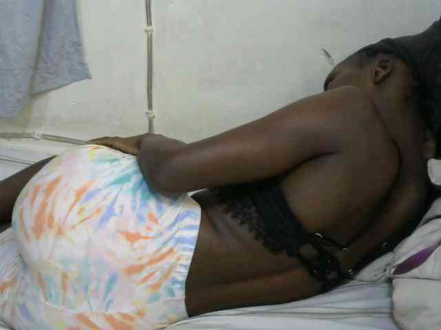 PrettyOne1 webcam