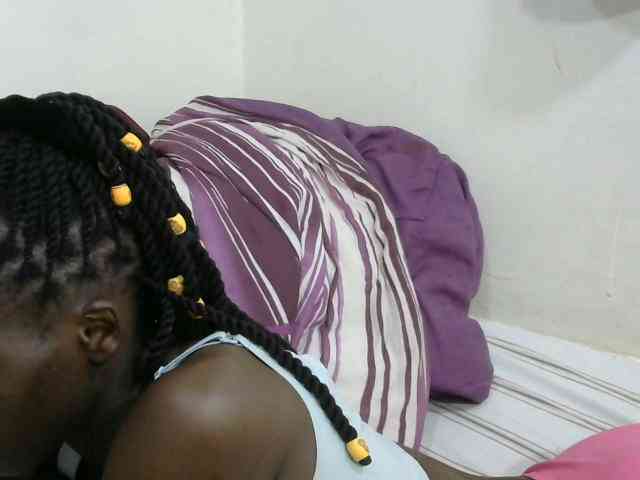 PrettyOne1 webcam