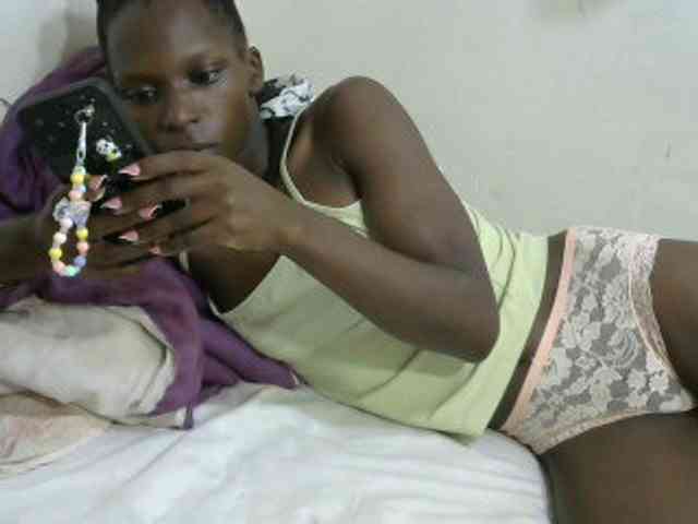 PrettyOne1 webcam