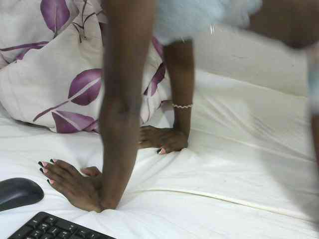 PrettyOne1 webcam