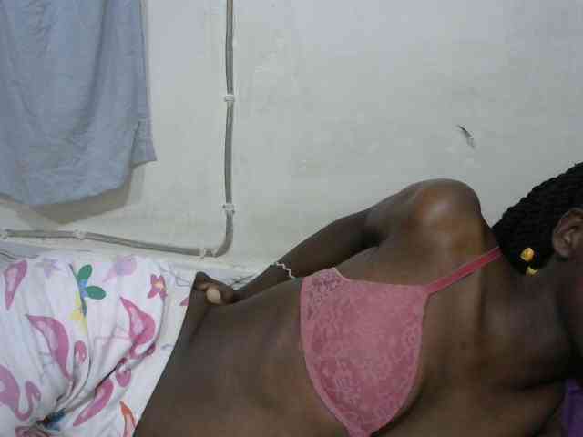 PrettyOne1 webcam