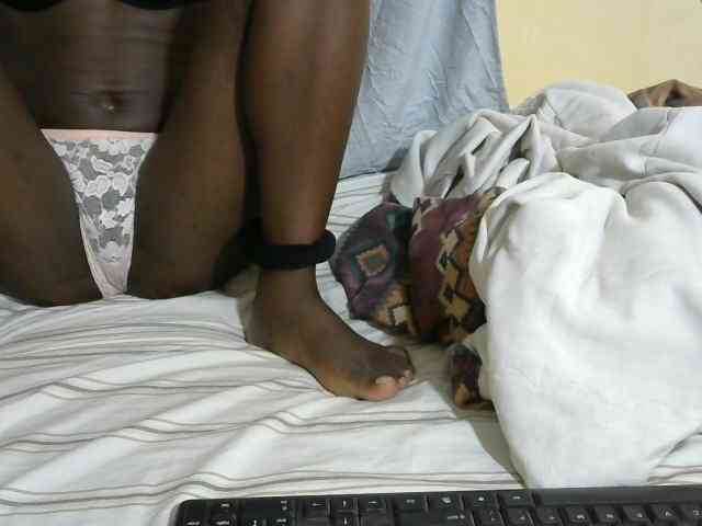 PrettyOne1 webcam