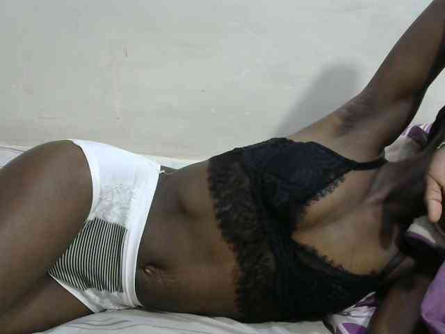 PrettyOne1 webcam