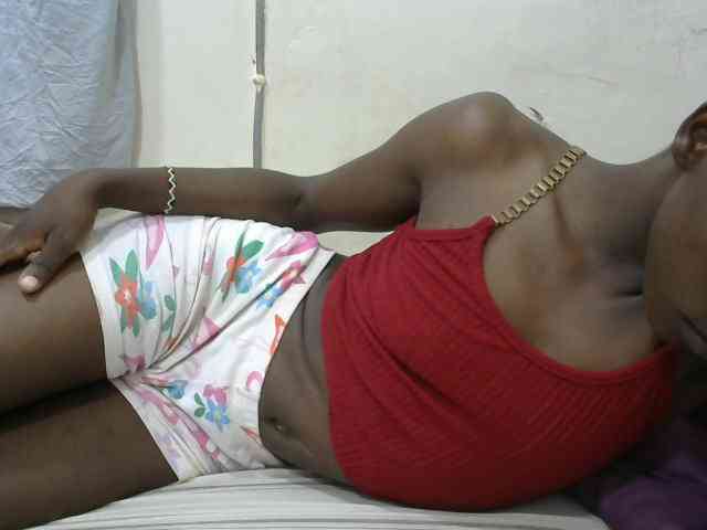 PrettyOne1 webcam