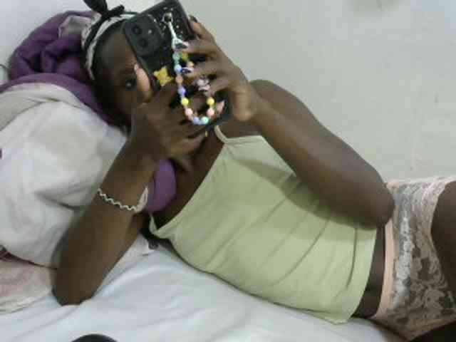 PrettyOne1 webcam
