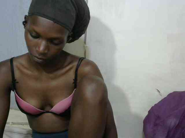 PrettyOne1 webcam