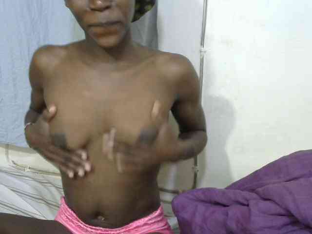 PrettyOne1 webcam
