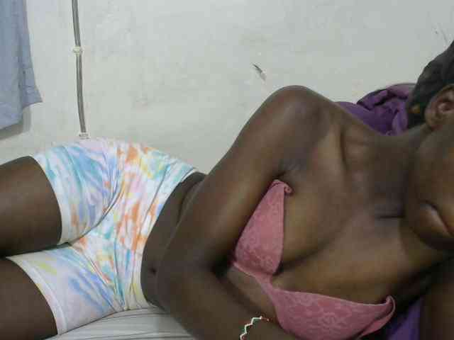 PrettyOne1 webcam