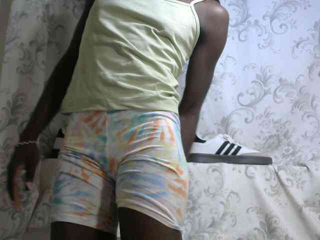 PrettyOne1 webcam