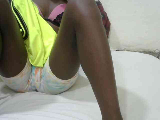 PrettyOne1 webcam