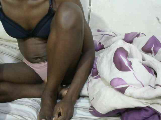 PrettyOne1 webcam