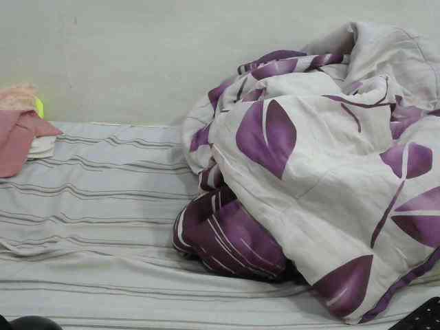 PrettyOne1 webcam