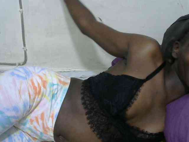 PrettyOne1 webcam
