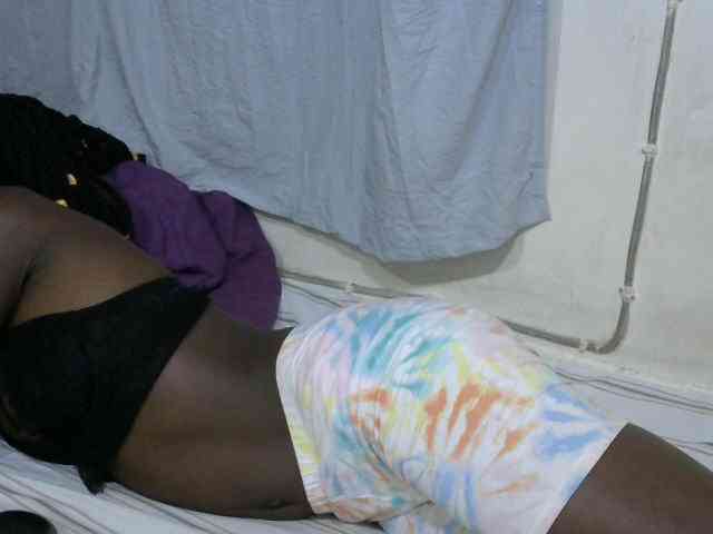PrettyOne1 webcam