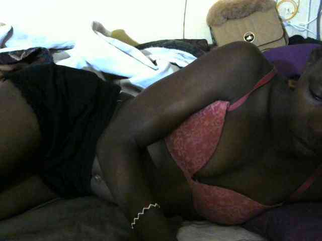 PrettyOne1 webcam