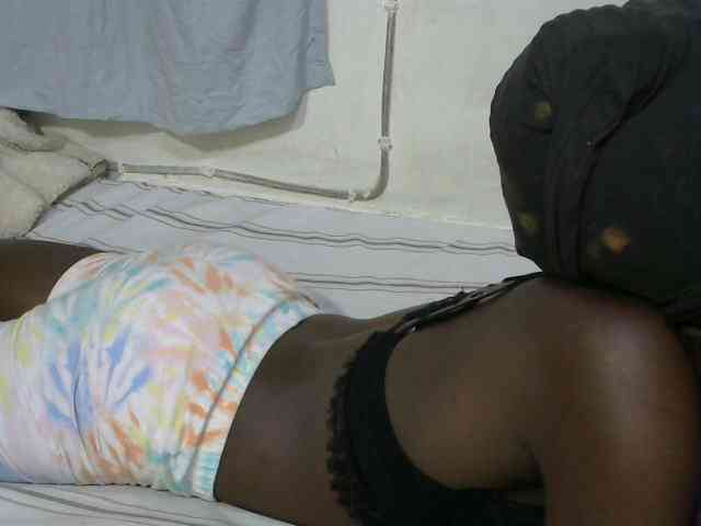 PrettyOne1 webcam