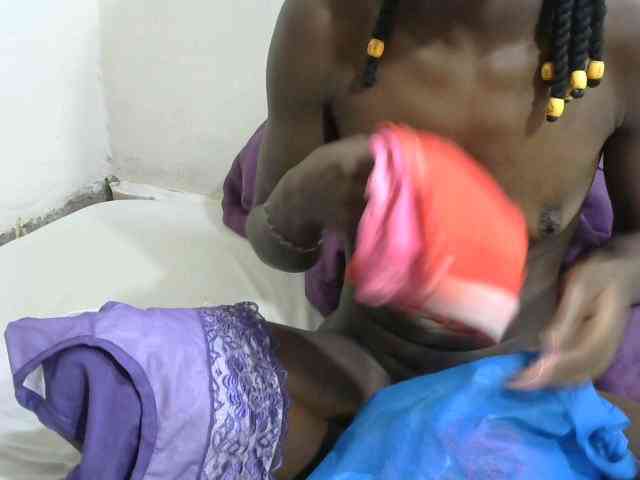 PrettyOne1 webcam