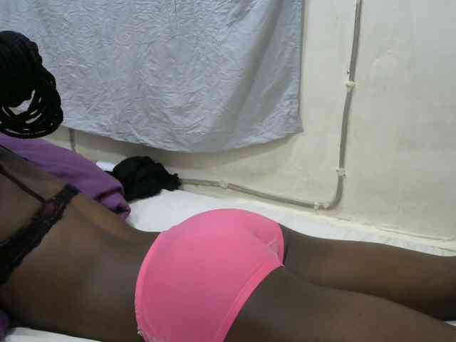 PrettyOne1 webcam