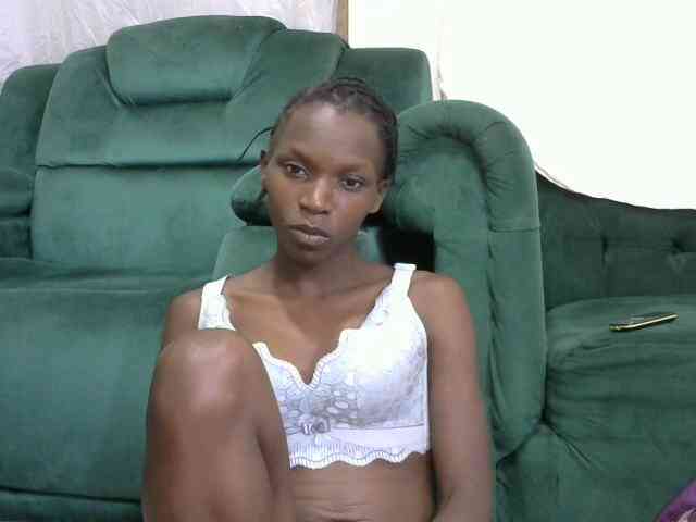 PrettyOne1 Live Webcam on BongaCams