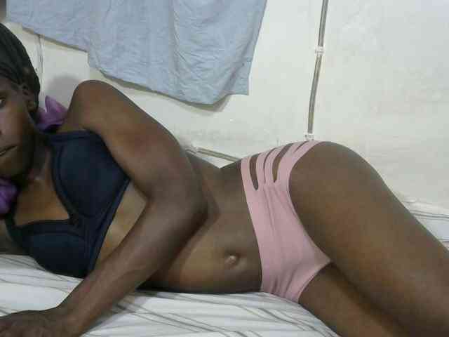 PrettyOne1 webcam